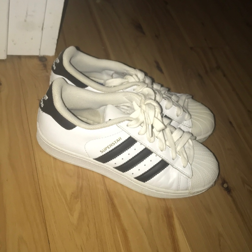 Adidas Superstars 👟✨